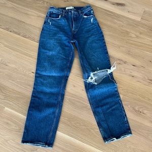 Abercrombie Curve Love 90s straight ultra high rise jean, size 28